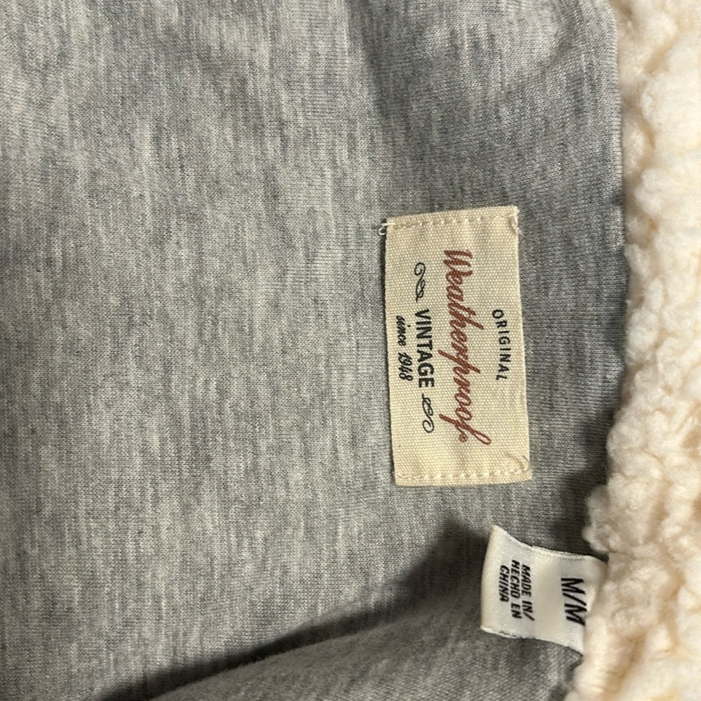 V-neck zip up